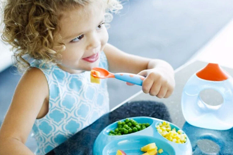 children's eating utensils