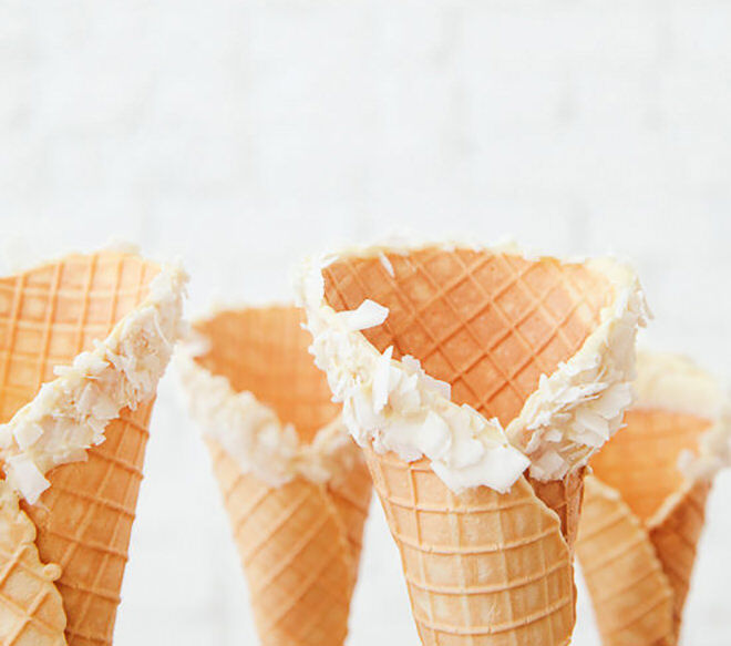 Fă - ți propriile conuri-cum să arunci o petrecere delicioasă de înghețată.