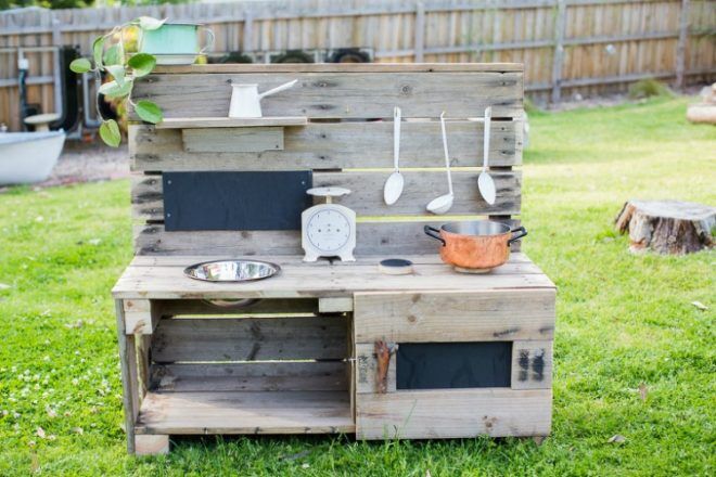 pump and play mud kitchen