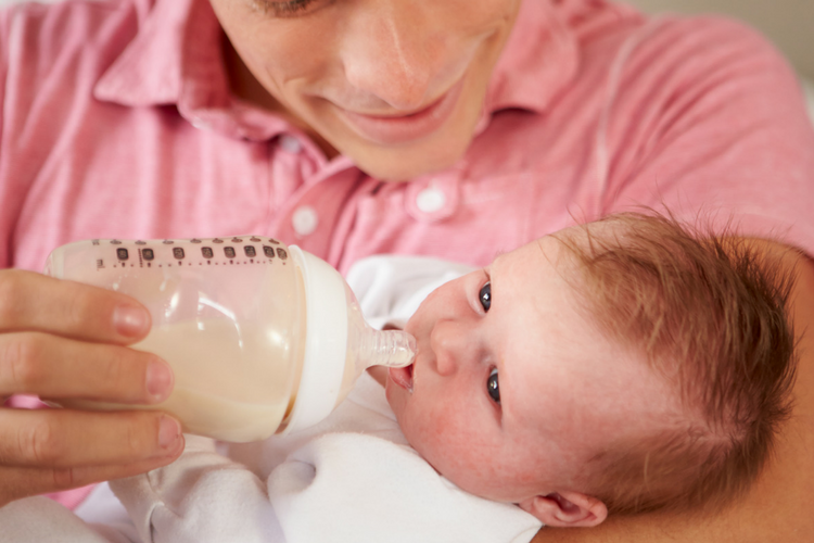 newborn refusing bottle