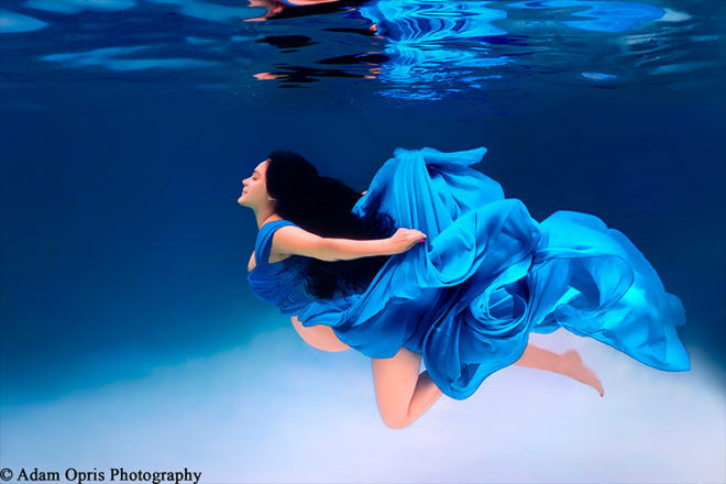 underwater maternity photographer near me