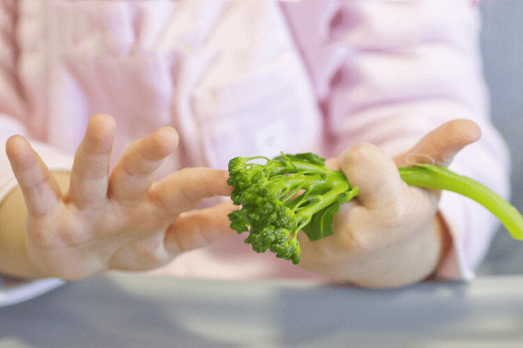 Teaching toddlers to play with their food
