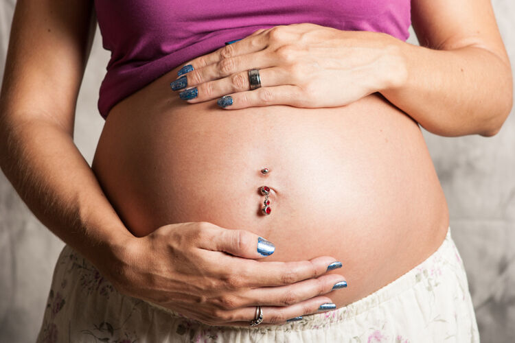 How To Safely Keep A Belly Button Piercing During Pregnancy Mum S Grapevine