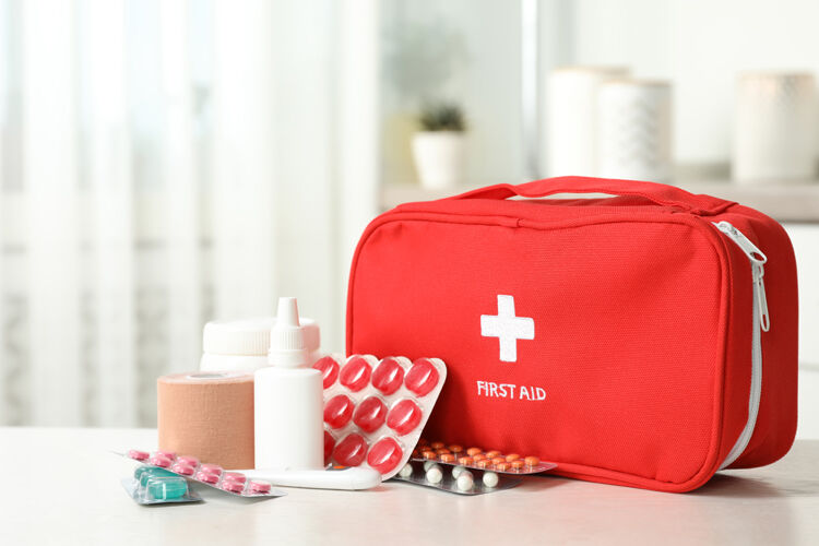 things to keep in a first aid kit